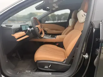 2025 Geely Galaxy Xingyao 8 с пробегом 31 000 км