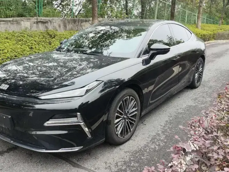 2025 Geely Galaxy Xingyao 8 с пробегом 38 000 км