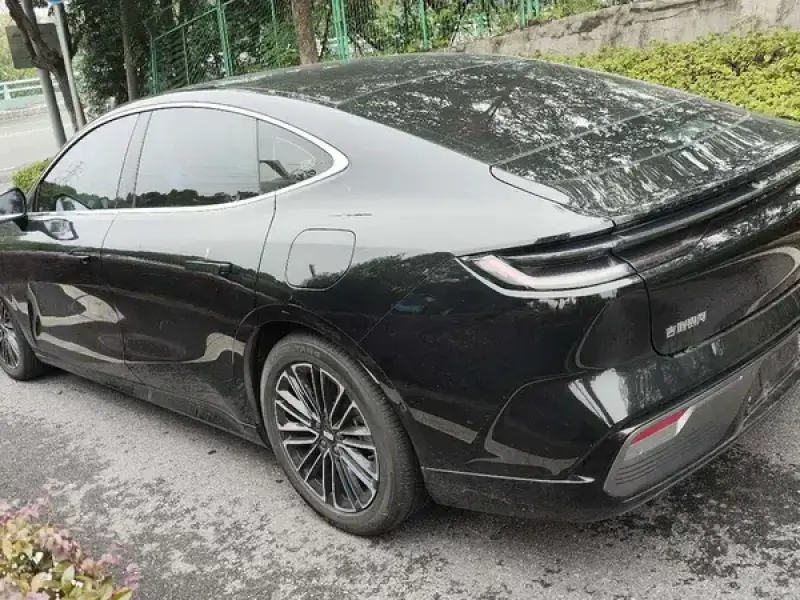 2025 Geely Galaxy Xingyao 8 с пробегом 38 000 км
