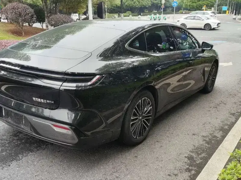 2025 Geely Galaxy Xingyao 8 с пробегом 38 000 км