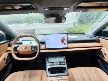 2025 Geely Galaxy Xingyao 8 с пробегом 38 000 км