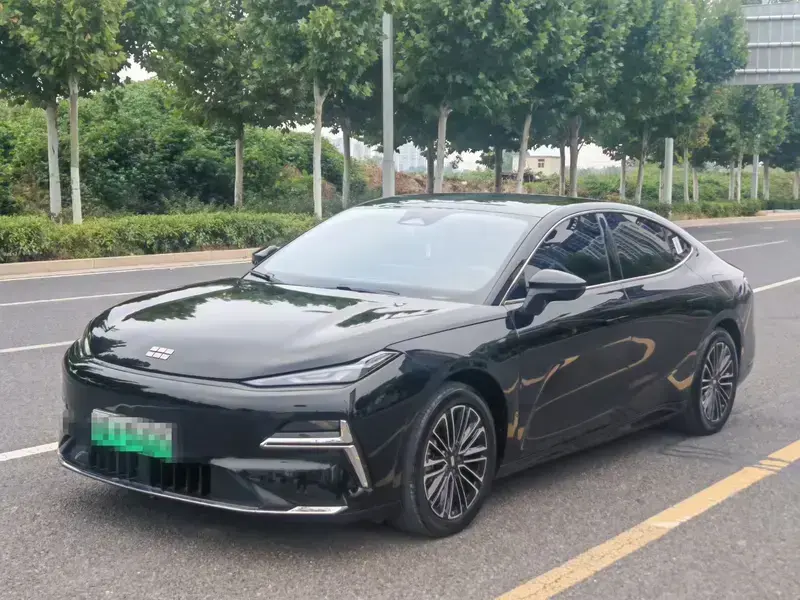 2025 Geely Galaxy Xingyao 8 с пробегом 16 000 км