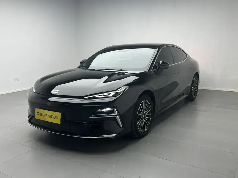 2025 Geely Galaxy Xingyao 8 с пробегом 19 400 км