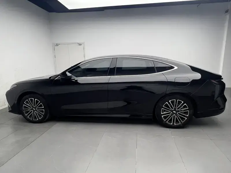 2025 Geely Galaxy Xingyao 8 с пробегом 19 400 км