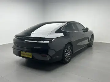 2025 Geely Galaxy Xingyao 8 с пробегом 19 400 км