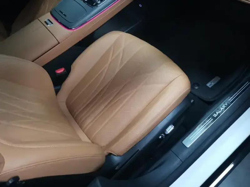 2025 Geely Galaxy Xingyao 8 с пробегом 15 000 км