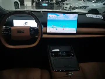 2025 Geely Galaxy Xingyao 8 с пробегом 15 000 км