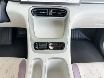 2025 Geely Starry Wish с пробегом 4 000 км