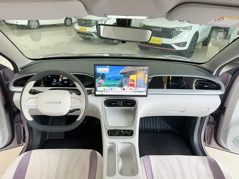 2025 Geely Starry Wish с пробегом 4 000 км