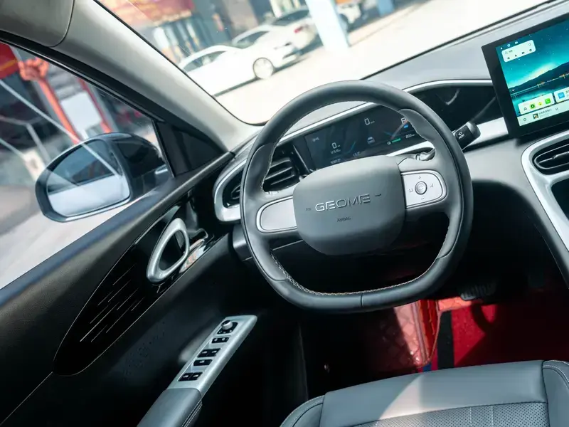 2025 Geely Starry Wish с пробегом 9 000 км