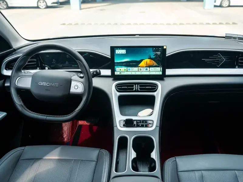 2025 Geely Starry Wish с пробегом 9 000 км