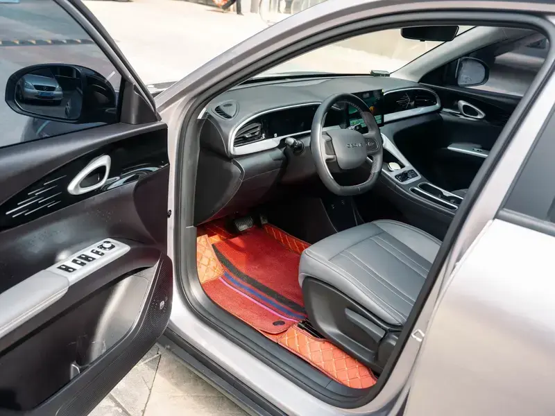 2025 Geely Starry Wish с пробегом 9 000 км