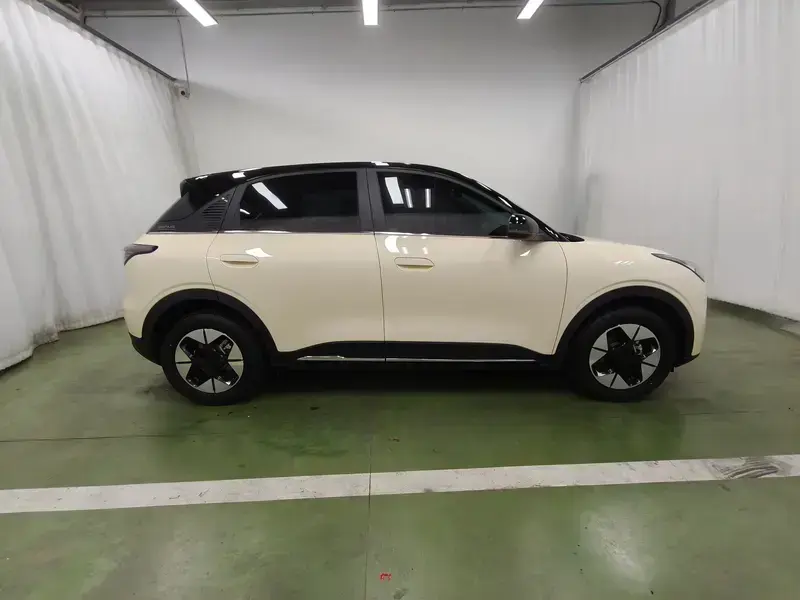 2025 Geely Starry Wish с пробегом 33 300 км