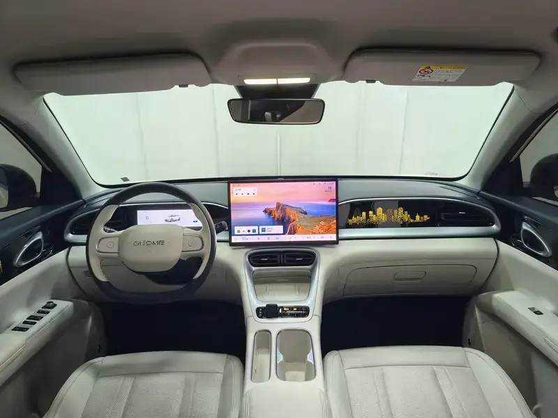 2025 Geely Starry Wish с пробегом 33 300 км