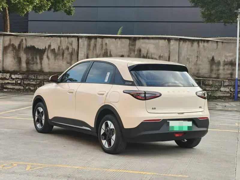 2025 Geely Starry Wish с пробегом 35 000 км