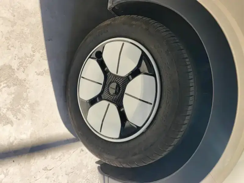 2025 Geely Starry Wish с пробегом 16 000 км
