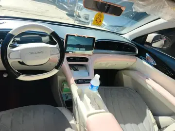 2025 Geely Starry Wish с пробегом 16 000 км