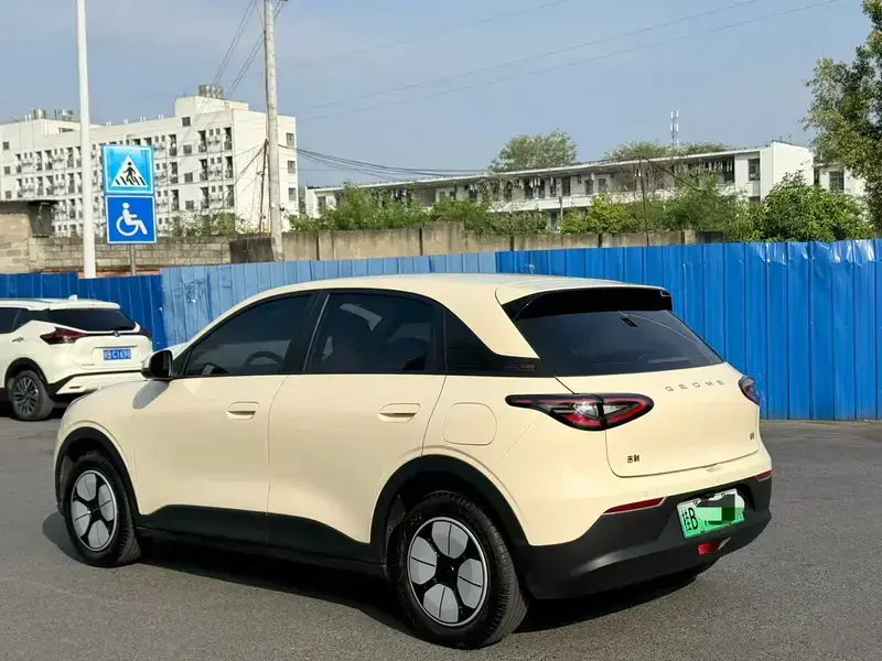 2025 Geely Starry Wish с пробегом 14 800 км