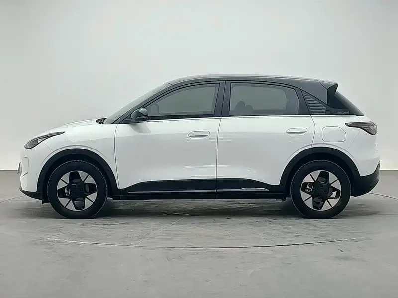 2025 Geely Starry Wish с пробегом 26 700 км
