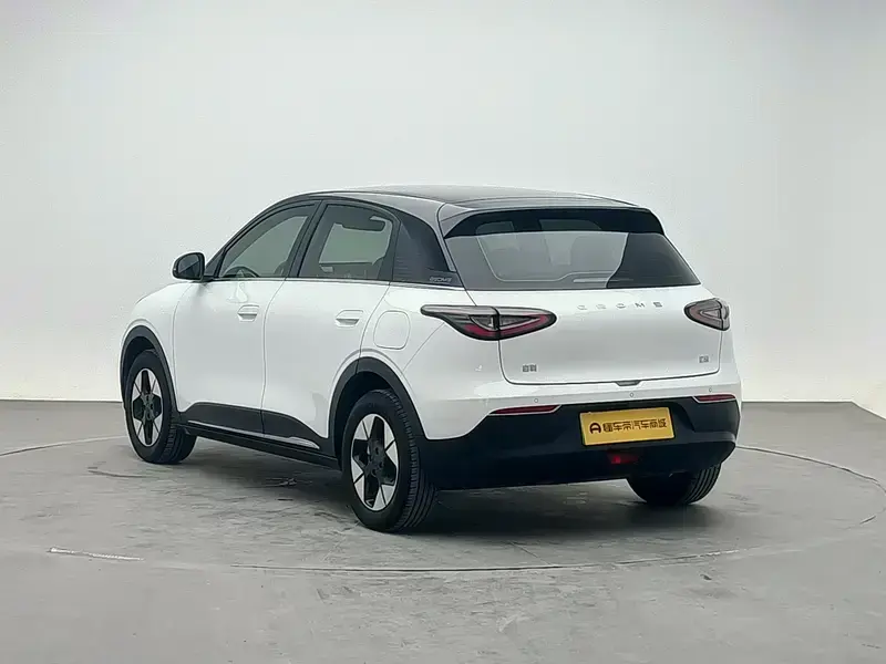 2025 Geely Starry Wish с пробегом 26 700 км