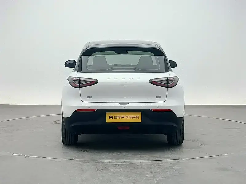 2025 Geely Starry Wish с пробегом 26 700 км