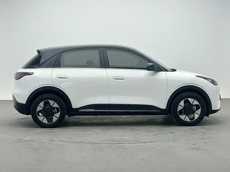 2025 Geely Starry Wish с пробегом 26 700 км