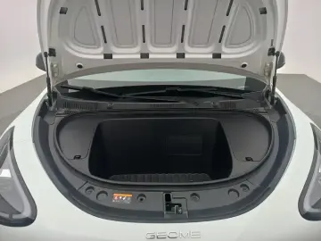 2025 Geely Starry Wish с пробегом 26 700 км
