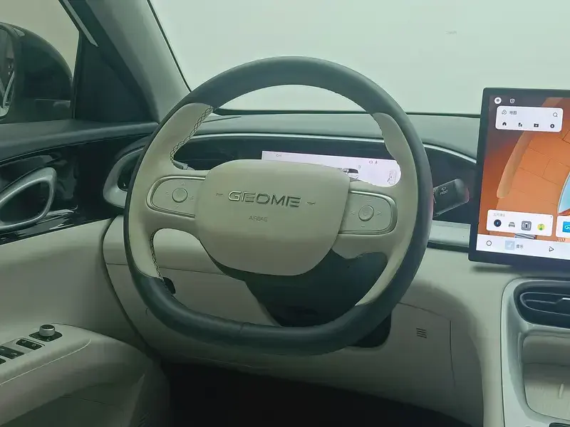 2025 Geely Starry Wish с пробегом 26 700 км