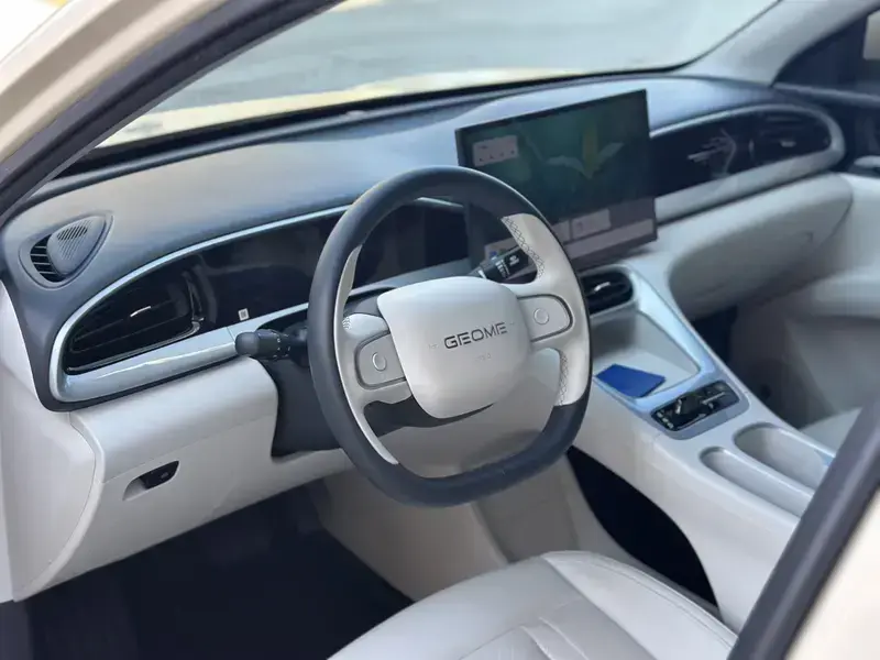 2025 Geely Starry Wish с пробегом 48 000 км