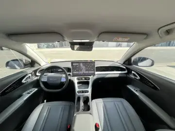 2026 Geely Starry Wish с пробегом 5 000 км