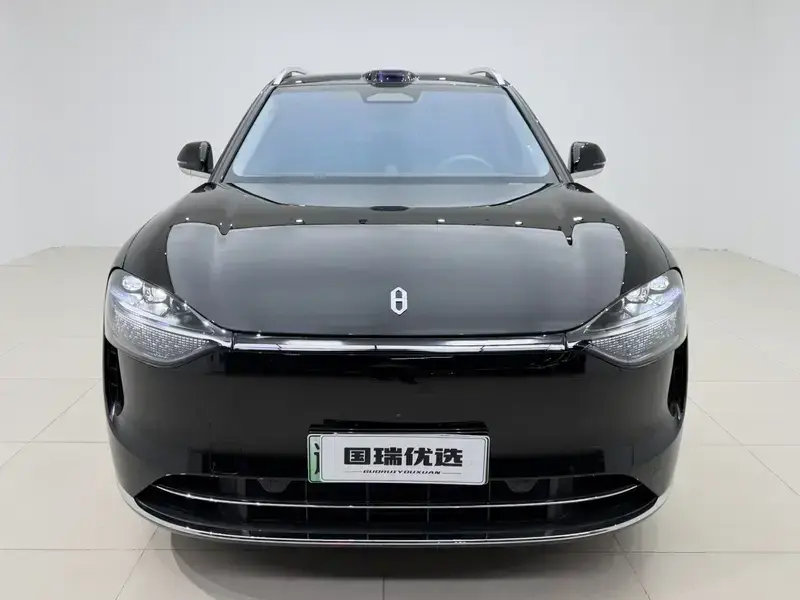2024 Aito AITO M9 с пробегом 48 000 км