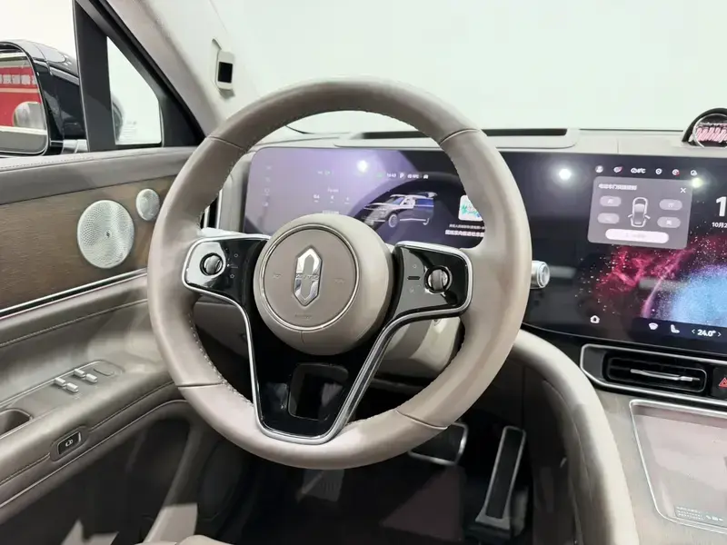 2024 Aito AITO M9 с пробегом 48 000 км