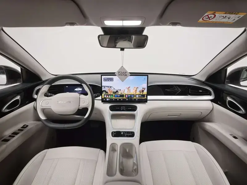 2026 Geely Starry Wish с пробегом 8 600 км