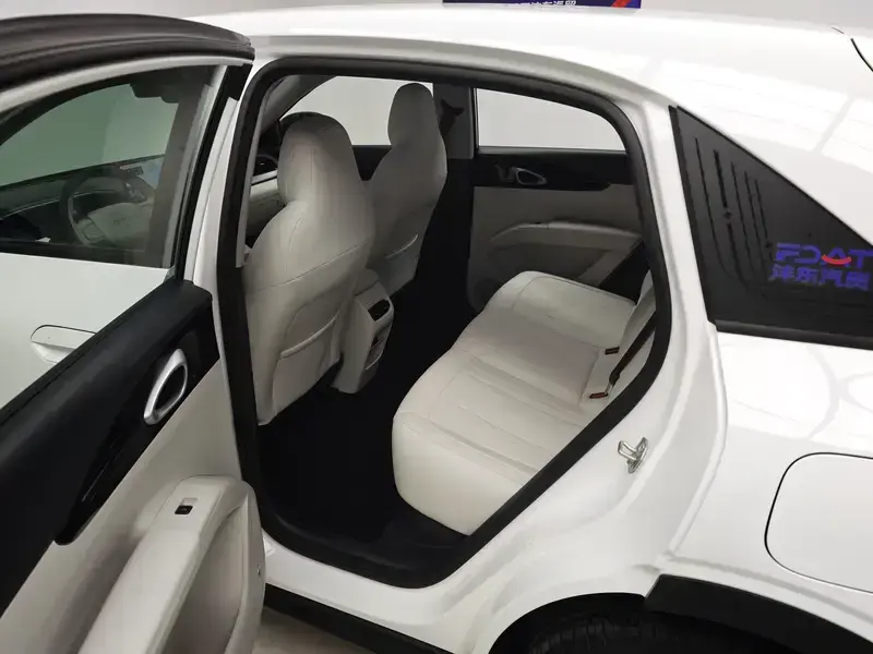 2026 Geely Starry Wish с пробегом 8 600 км