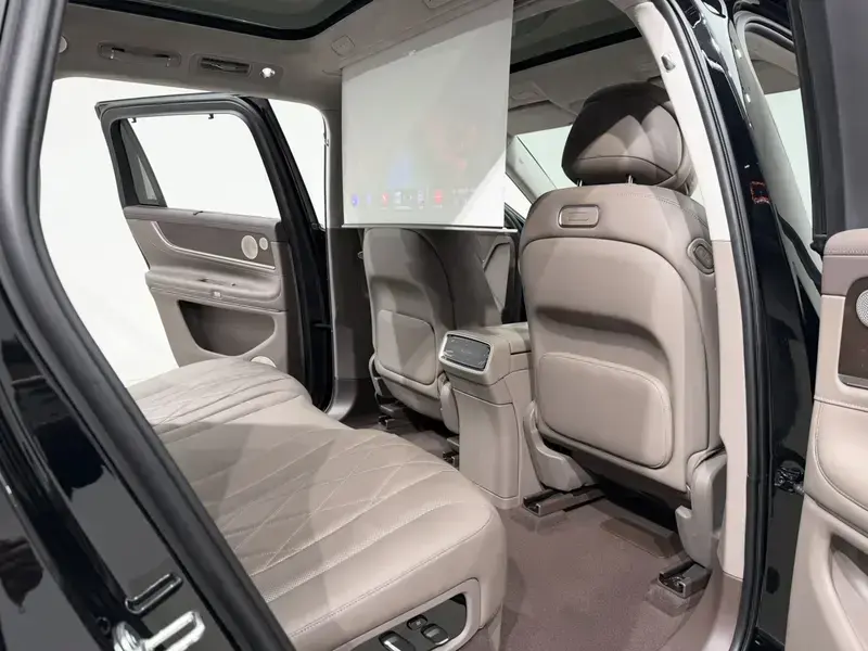 2024 Aito AITO M9 с пробегом 48 000 км
