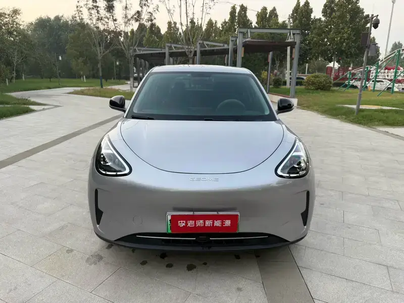 2025 Geely Starry Wish с пробегом 16 000 км
