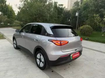 2025 Geely Starry Wish с пробегом 16 000 км