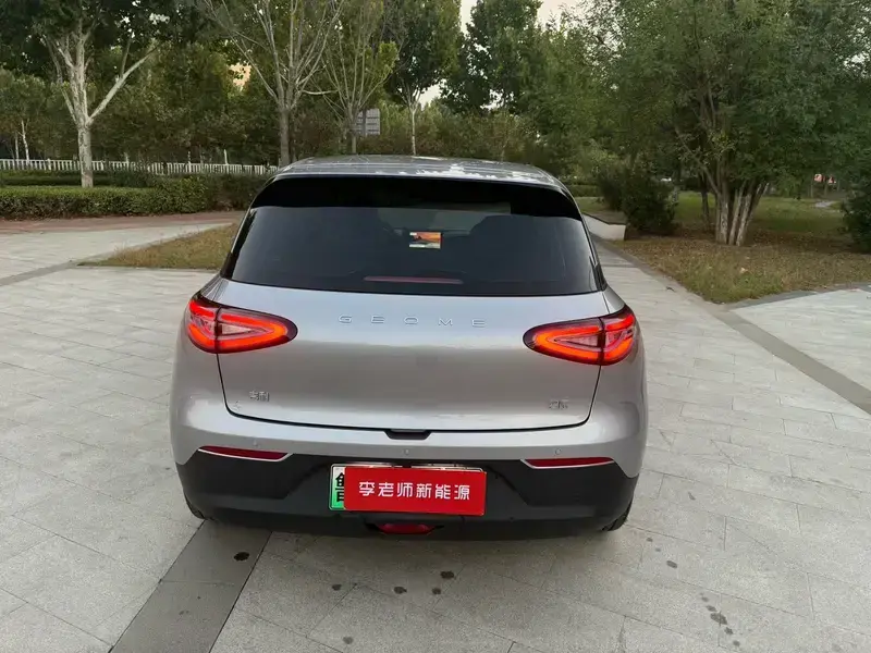 2025 Geely Starry Wish с пробегом 16 000 км