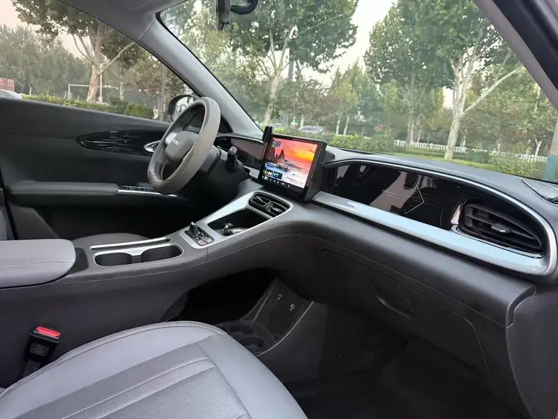 2025 Geely Starry Wish с пробегом 16 000 км