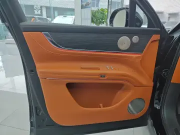 2024 Aito AITO M9 с пробегом 34 600 км