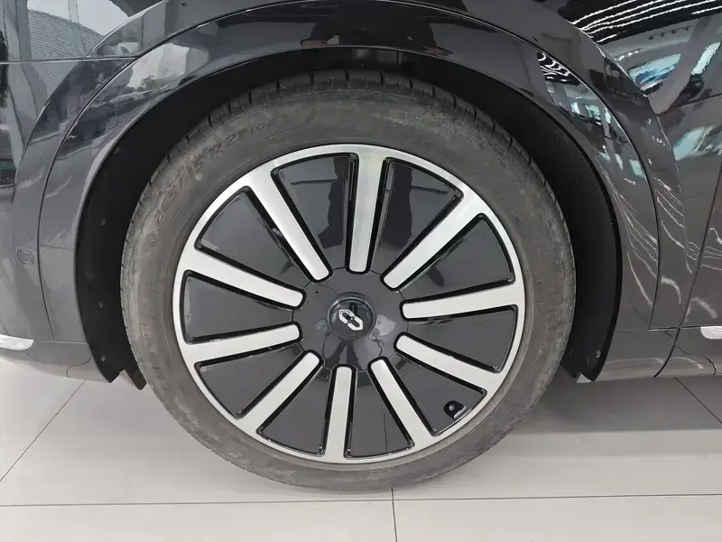 2024 Aito AITO M9 с пробегом 34 600 км