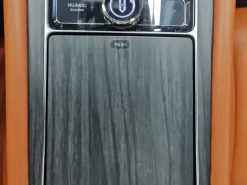 2024 Aito AITO M9 с пробегом 34 600 км