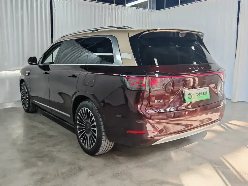 2025 Aito AITO M9 с пробегом 29 000 км