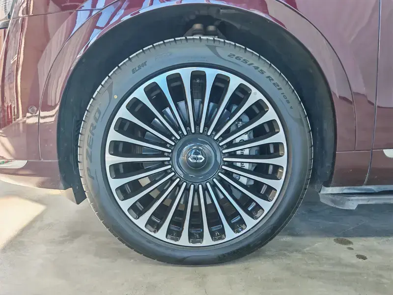2025 Aito AITO M9 с пробегом 29 000 км