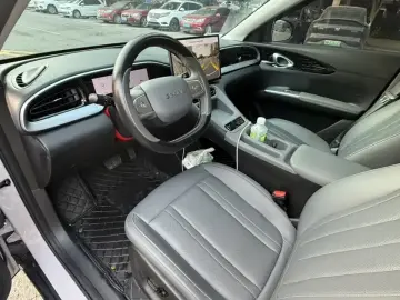 2026 Geely Starry Wish с пробегом 9 000 км
