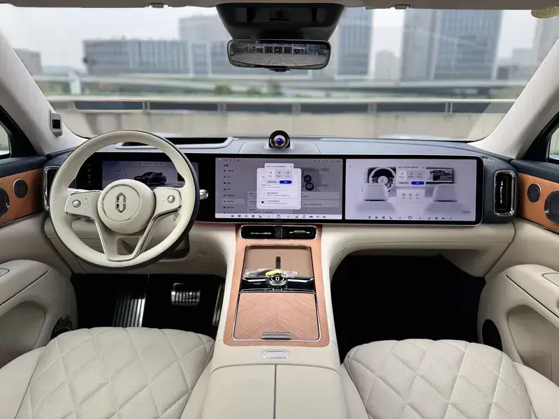 2026 Aito AITO M9 с пробегом 6 000 км