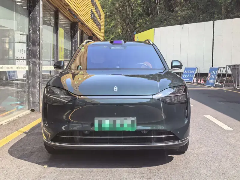 2024 Aito AITO M9 с пробегом 60 000 км