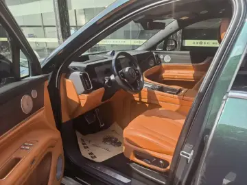 2024 Aito AITO M9 с пробегом 60 000 км