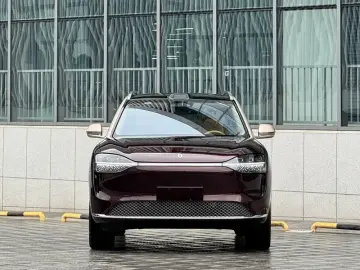 2025 Aito AITO M9 с пробегом 21 000 км