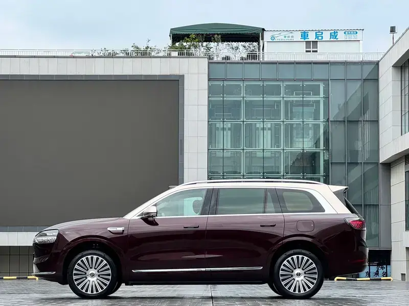 2025 Aito AITO M9 с пробегом 21 000 км